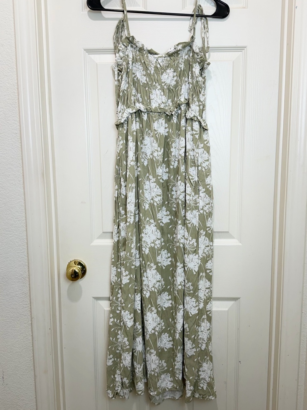 Free Assembly Floral Tie-Shoulder Smocked Maxi Dress Sz M - Picture 7 of 9